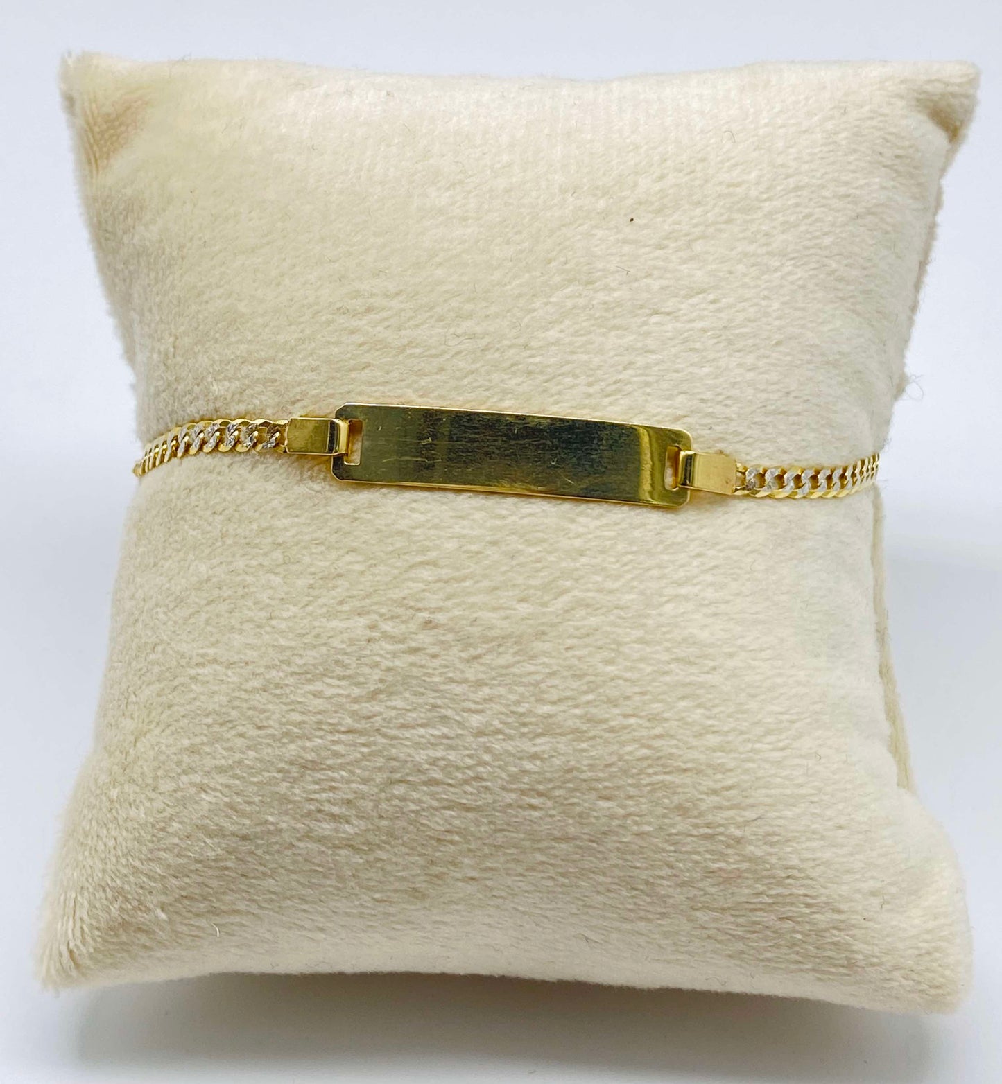 Gold Cuban Plate Paved Style Bracelet - Pulsera Cubana De Oro Adiamantada