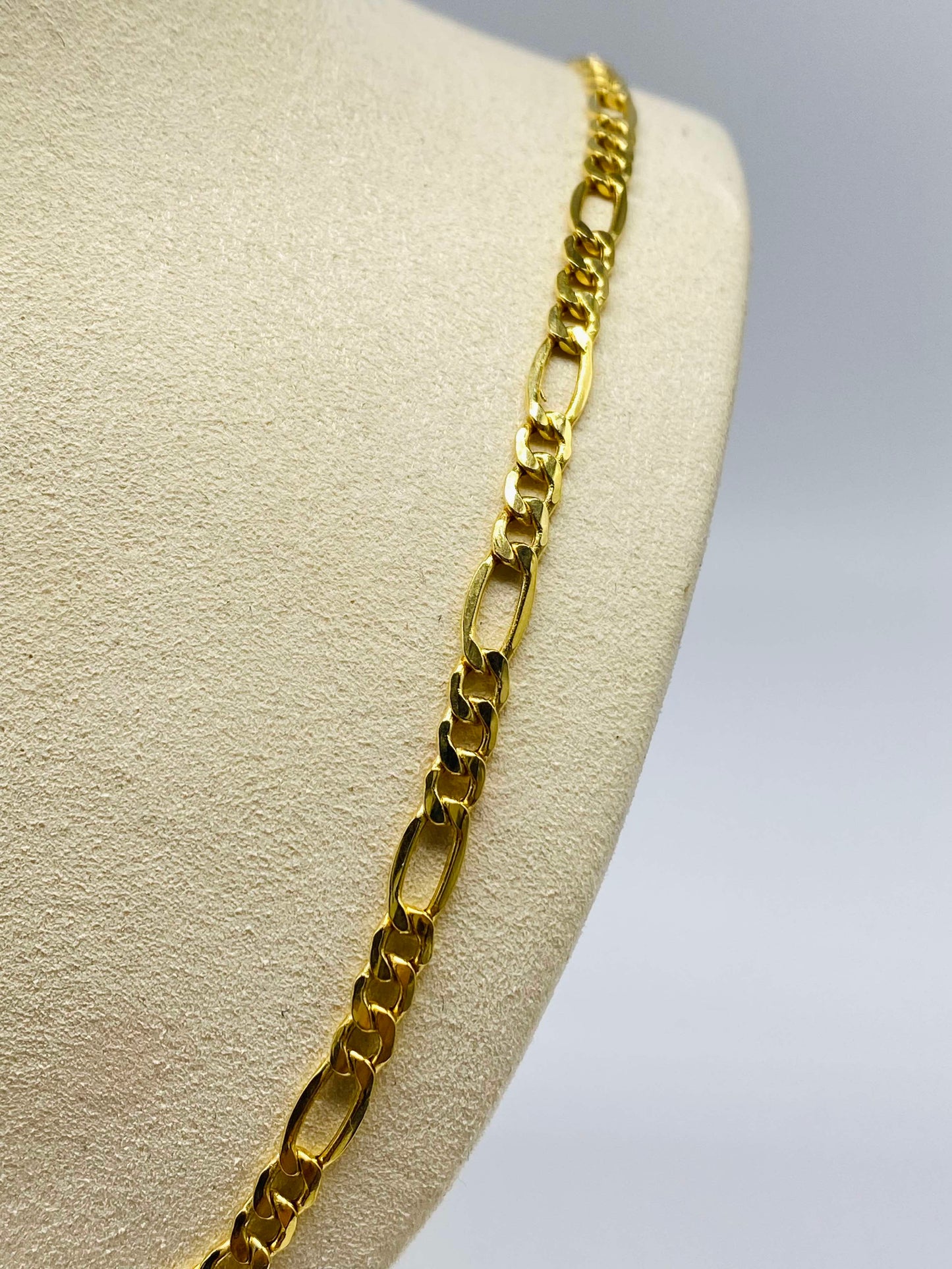 Gold Figaro Style Necklace - Collar De Oro Estilo Figaro