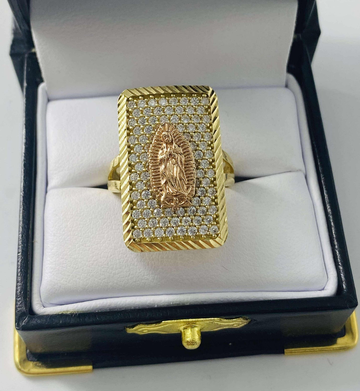 Gold Square Virgin Cz Zirconia Ring  - Anillo De Oro Cuadrado De Virgen CZ Zirconia
