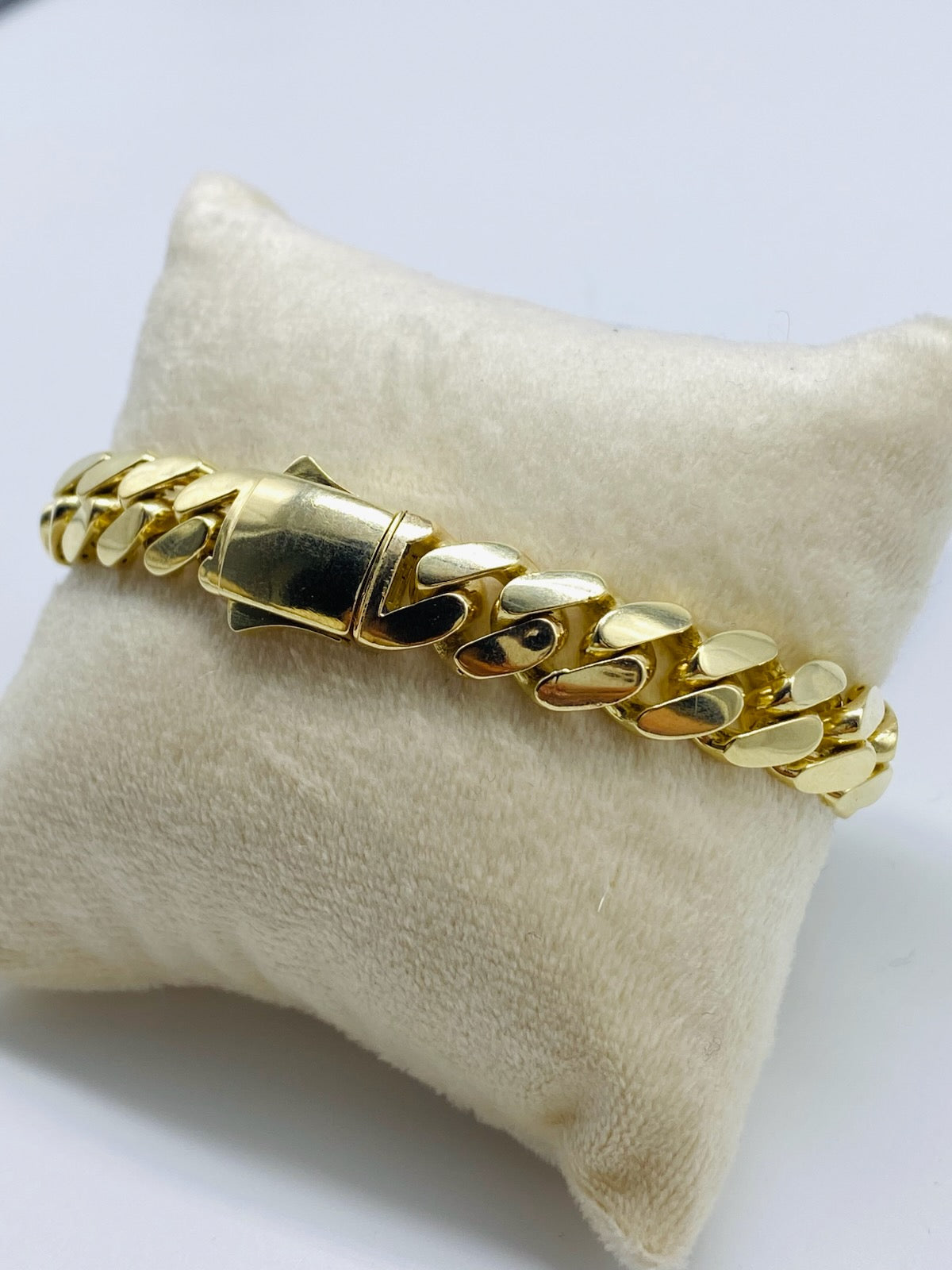 Gold Thick Monaco Style Bracelet - Pulsera De Oro Gruesa Estilo Monaco