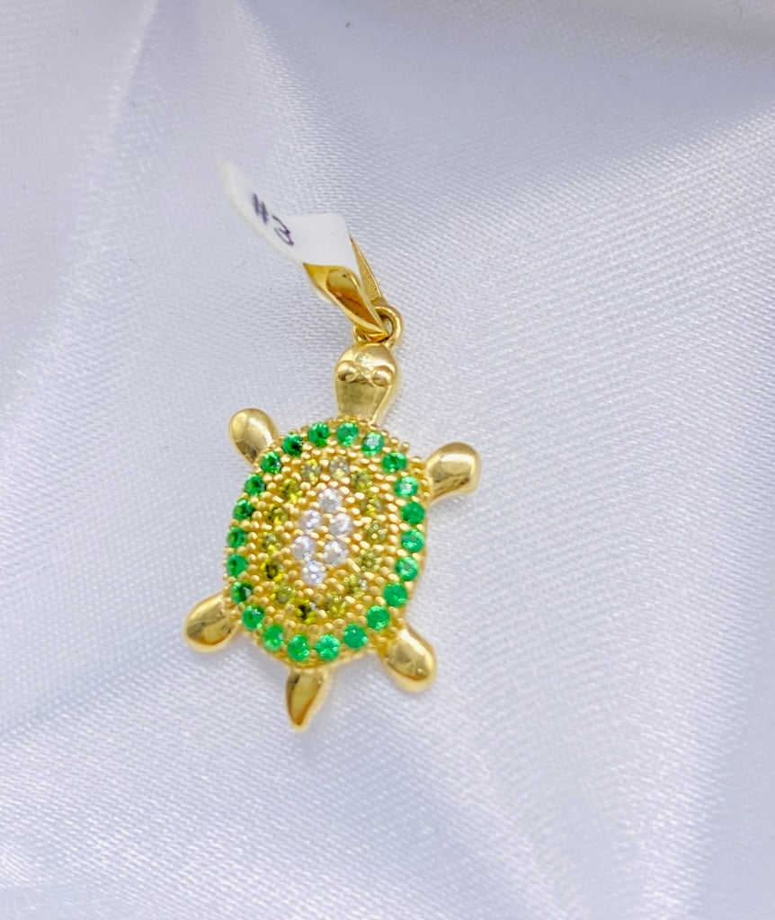 Gold Turtle Pendant With Cz Green Zirconia - Dije De Oro De Tortuga Con Cz Zirconia Verde