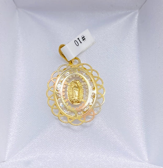 Gold Virgin Round Pendant With Spiral Decoration  - Dije De Virgen Redondo Con Decoracion De Espiral