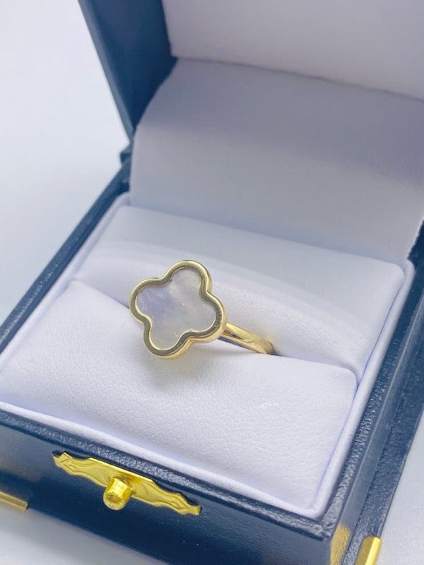 Gold White Clover Ring - Anillo De Oro De Clavel Blanco