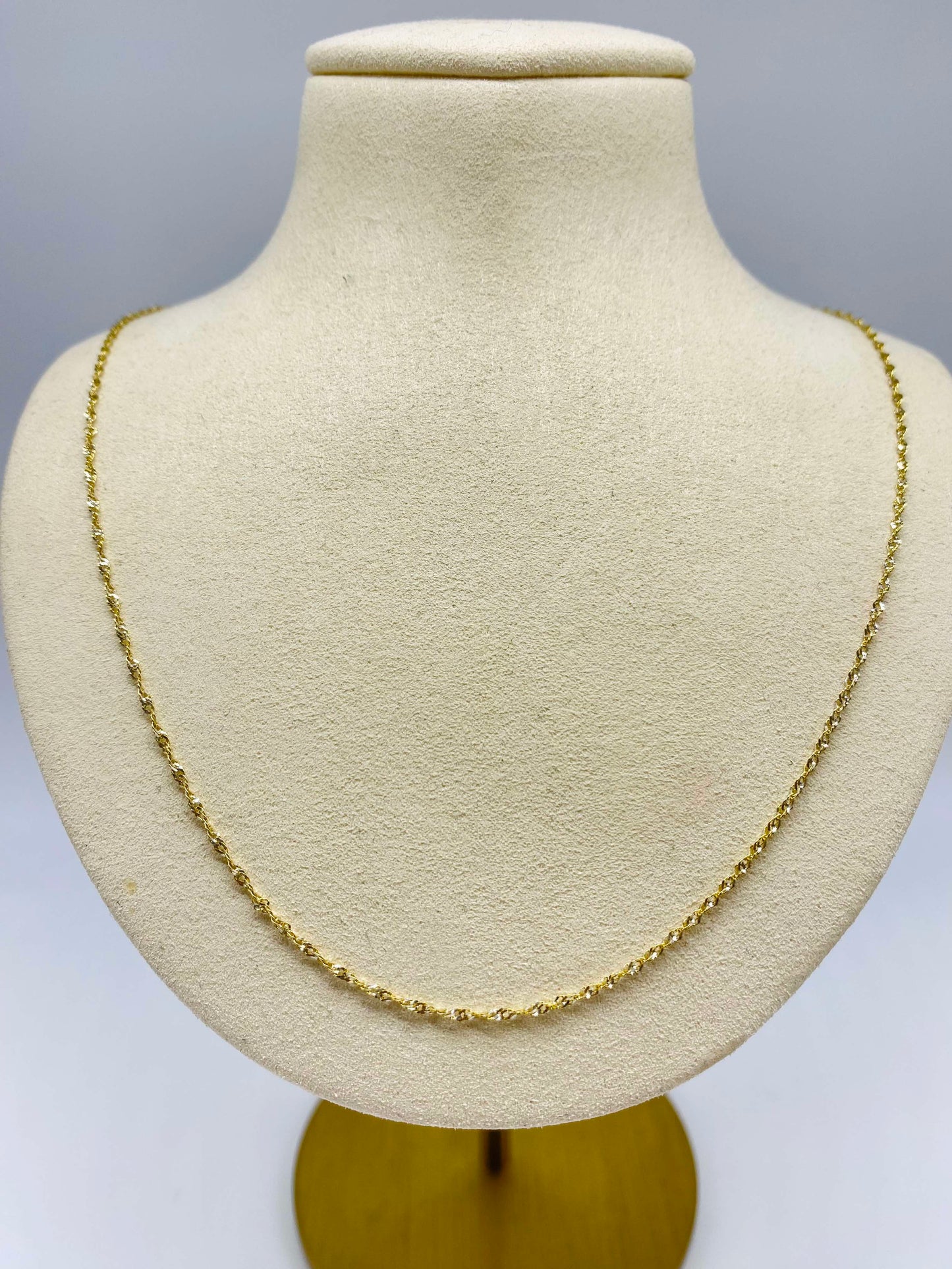 Gold Fancy Cable Necklace Style - Collar De Oro Estilo Fancy Cable