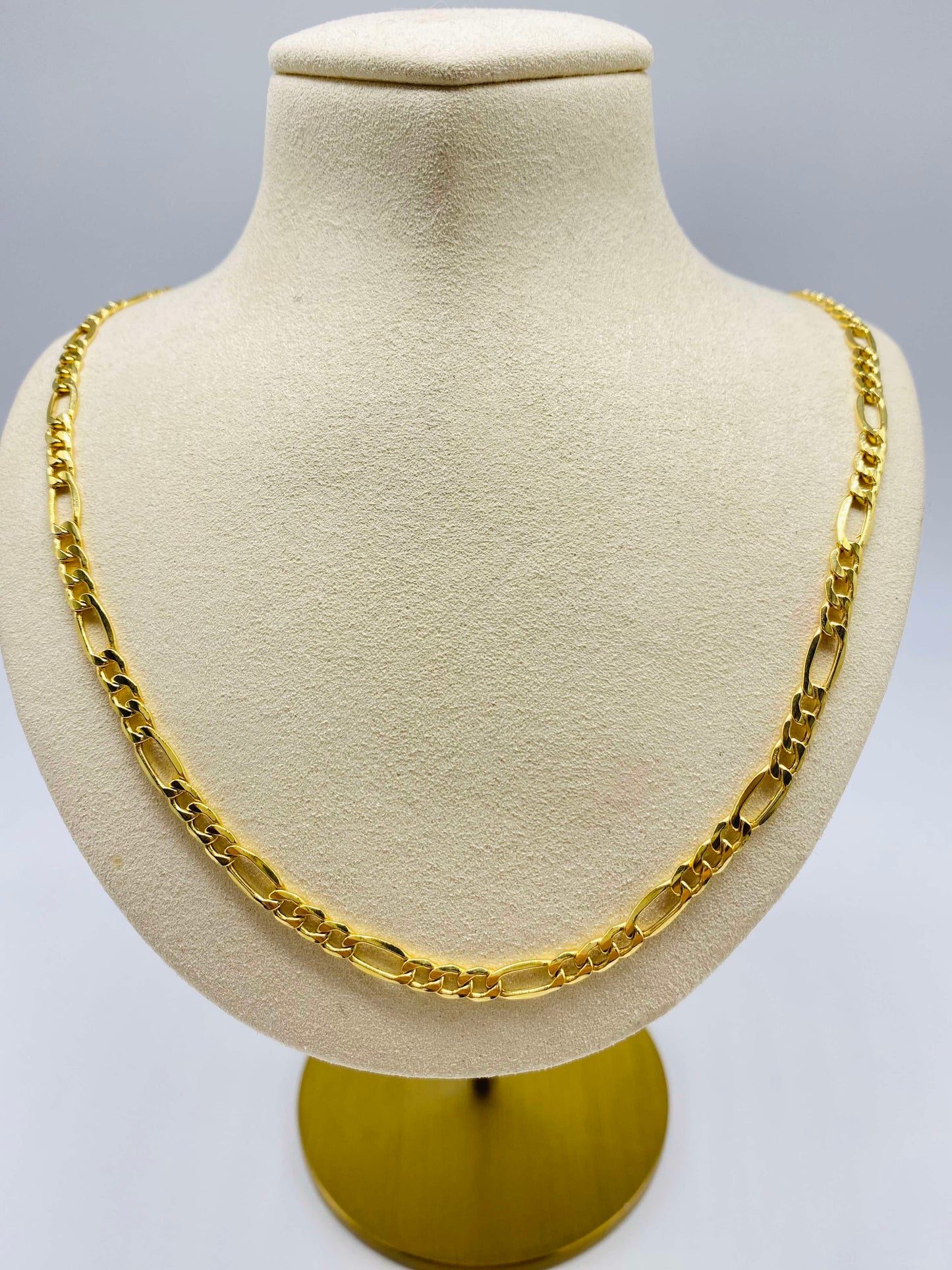 Gold Figaro Style Necklace - Collar De Oro Estilo Figaro