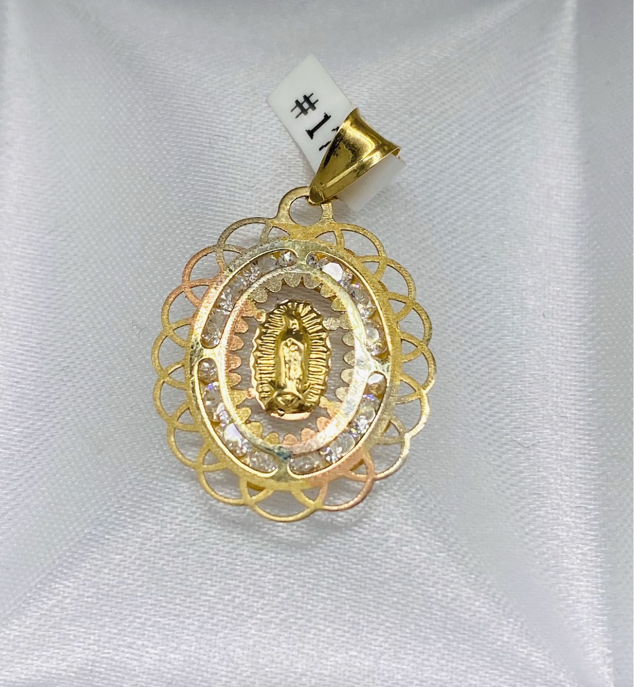 Gold Virgin Round Pendant With Spiral Decoration Three Gold - Dije De Virgen Redondo Con Decoracion De Espiral De Tres Oros