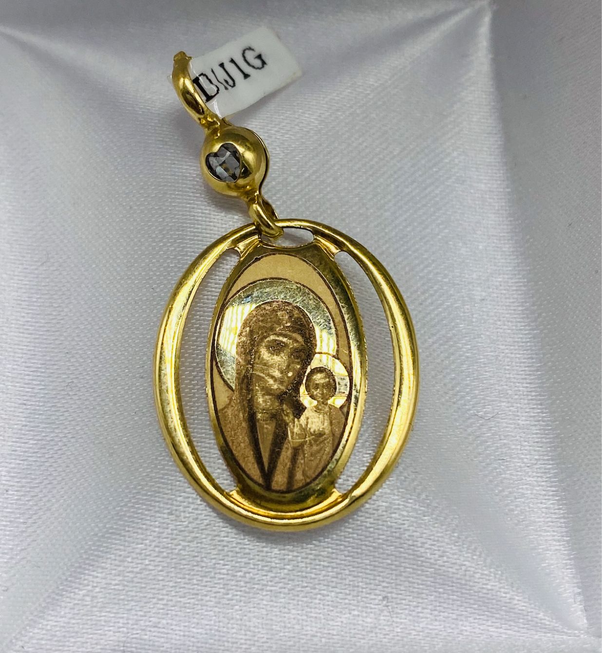 Gold Painted Virgin Pendant - Dije De Oro De Virgen Pintada