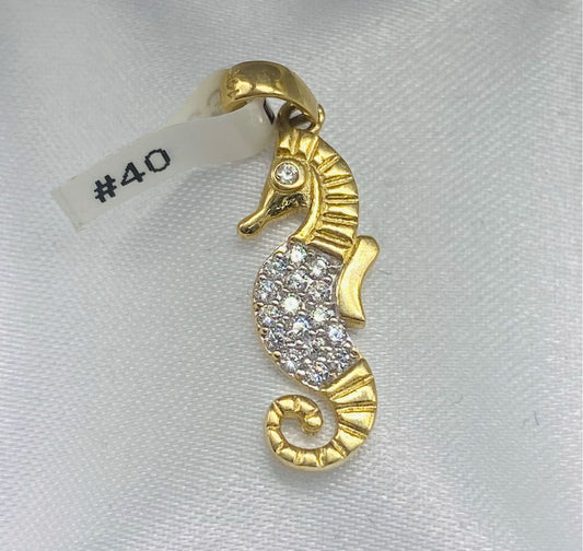 Gold Sea Horse Pendant - Dije De Oro De Caballito De Mar