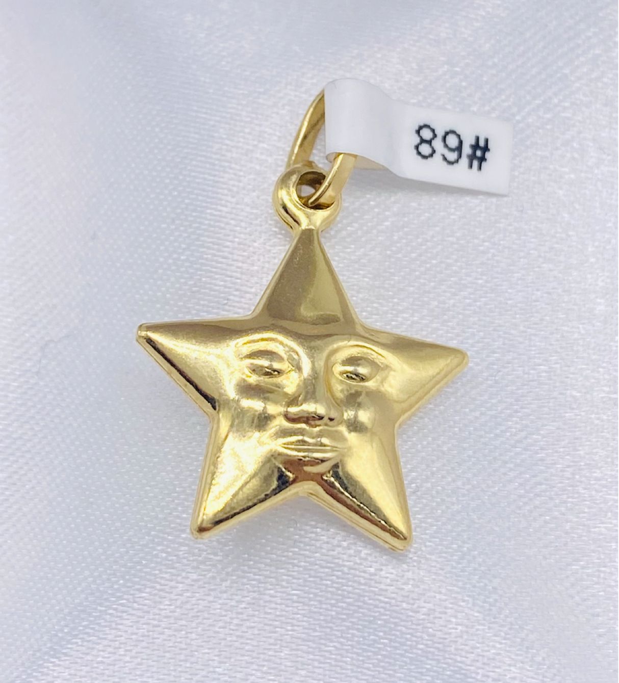 Gold Good Luck Star Pendant - Dije De Oro De Estrella De Buena Suerte