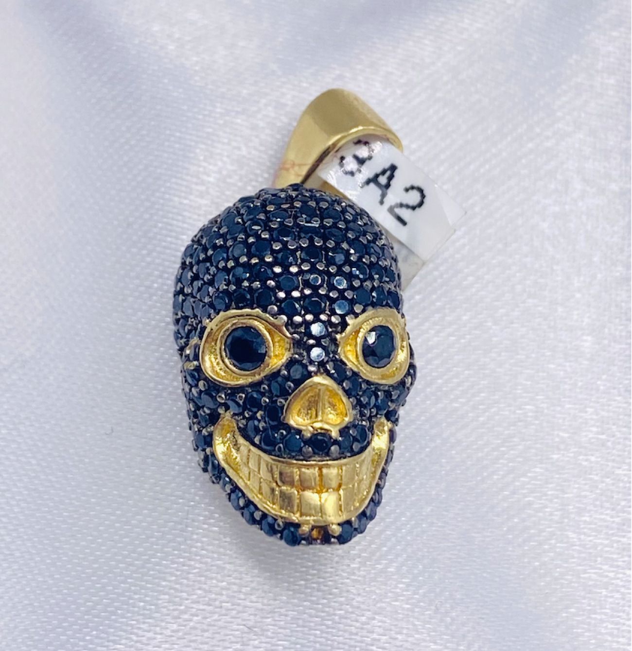 Gold Black Skull Pendant - Dije De Oro Calavera Negra