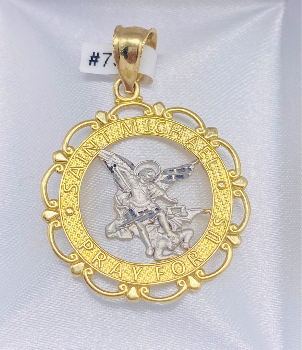 Gold Archangel Miguel Round Pendant - Dije Redondo De Oro De Arcangel Miguel